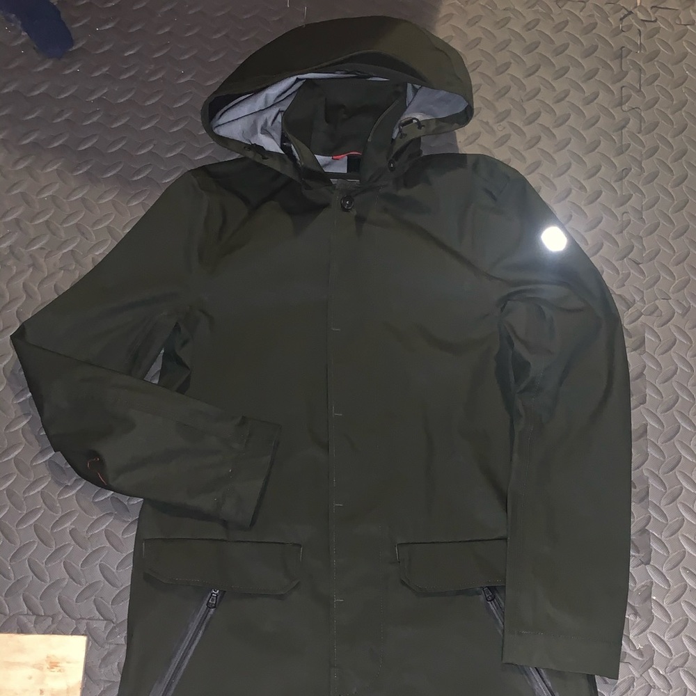 Victorinox rain jacket water resistant